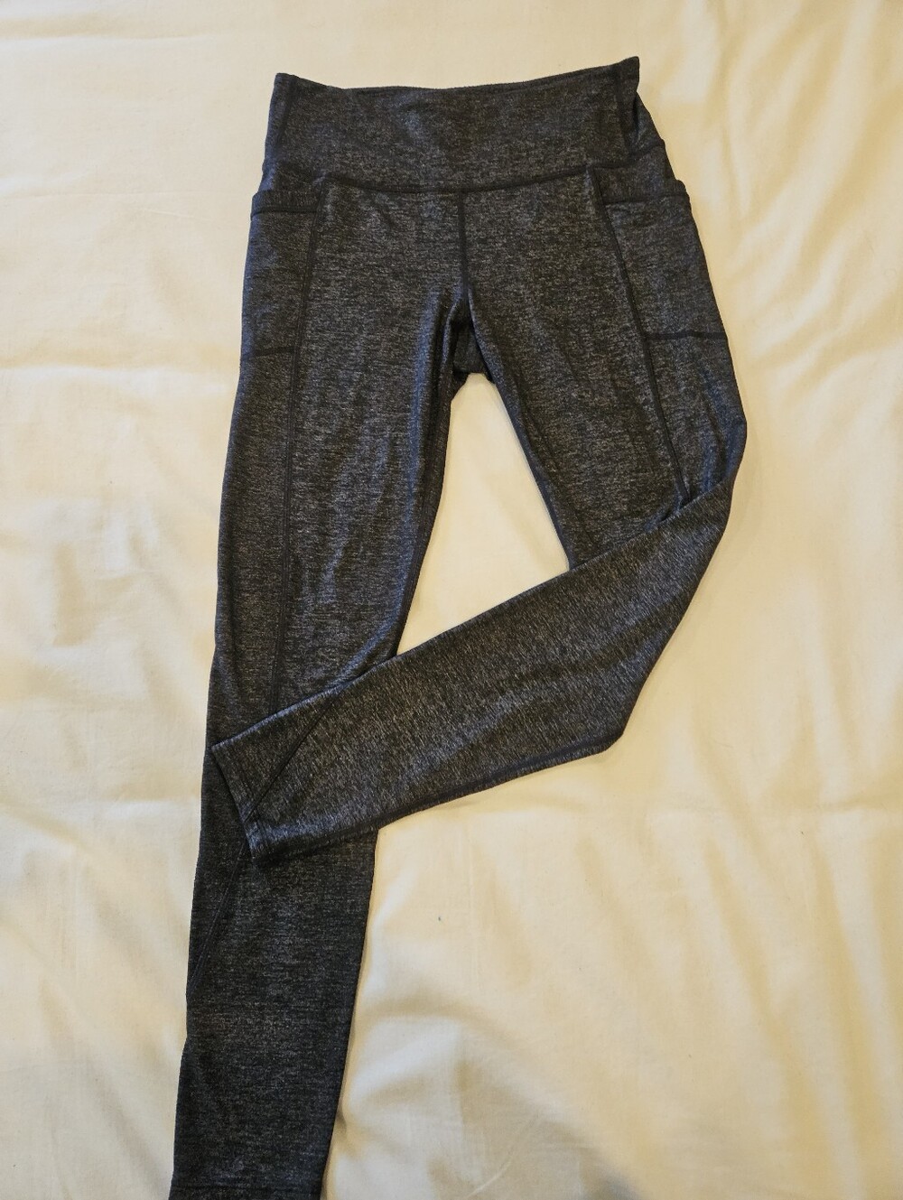 Athleta Activewear Bundle Womens Medium 3 x Leggings and 2 x Tops Stretch Yoga.